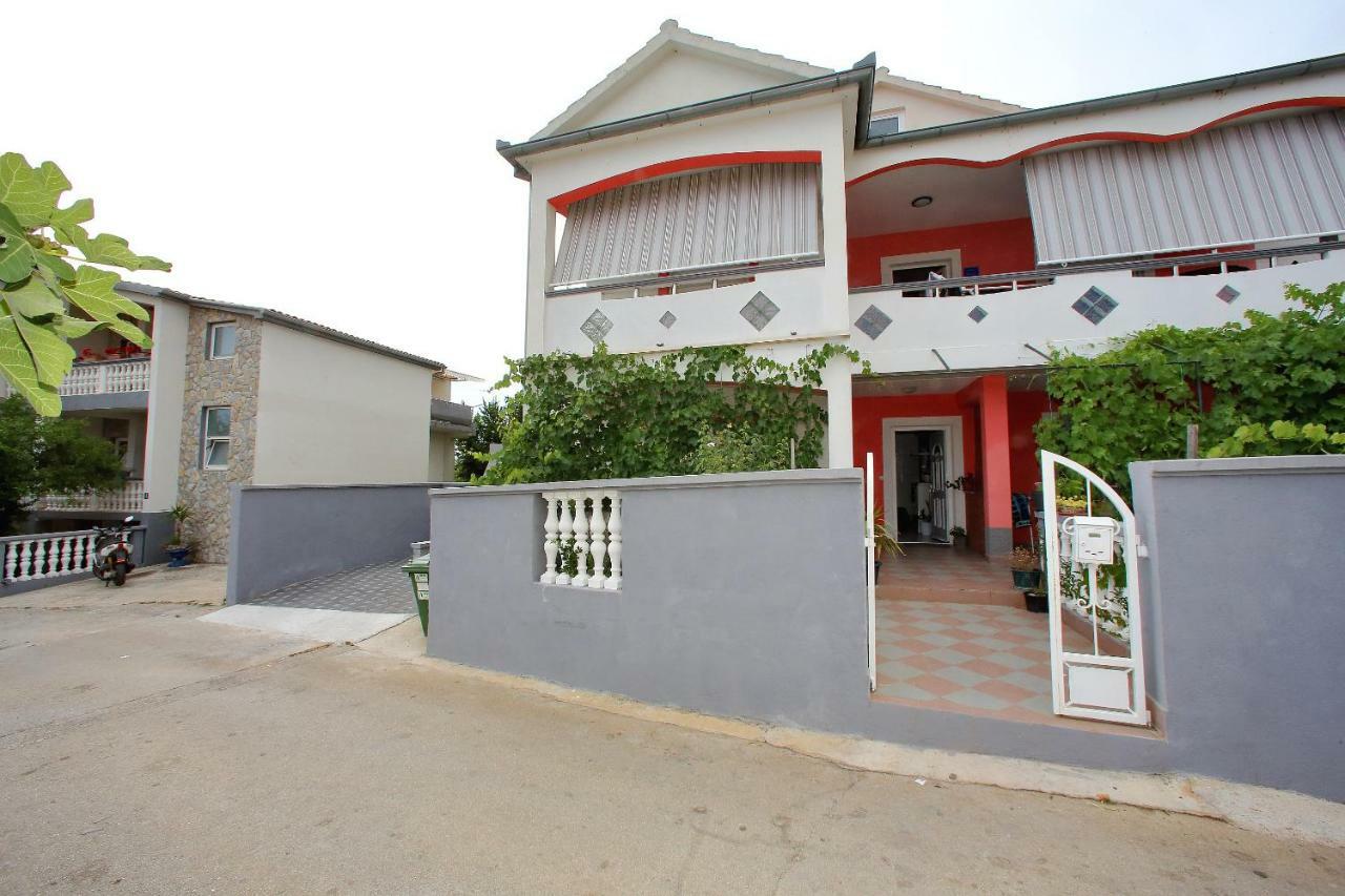 Mira Apartment *