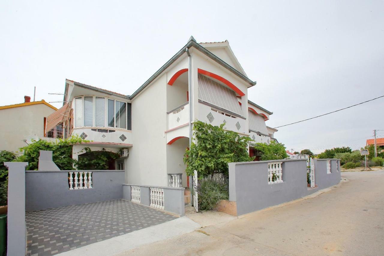 Mira Apartment *