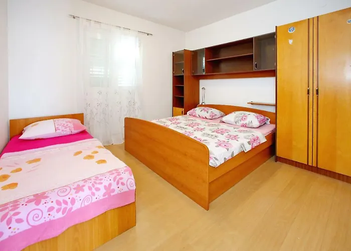 Apartment Mira