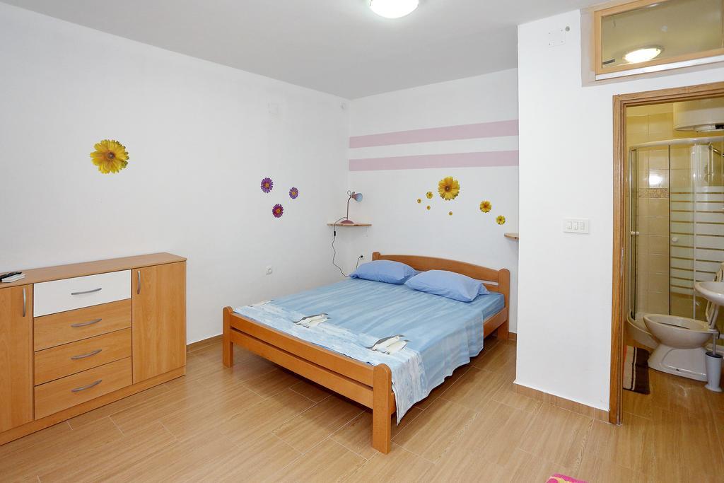 Mira Apartman