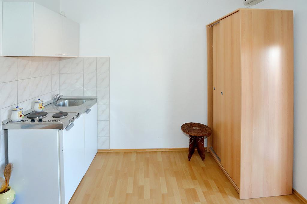 Apartman Mira *