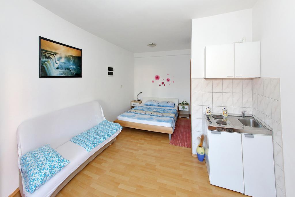 Mira Apartman