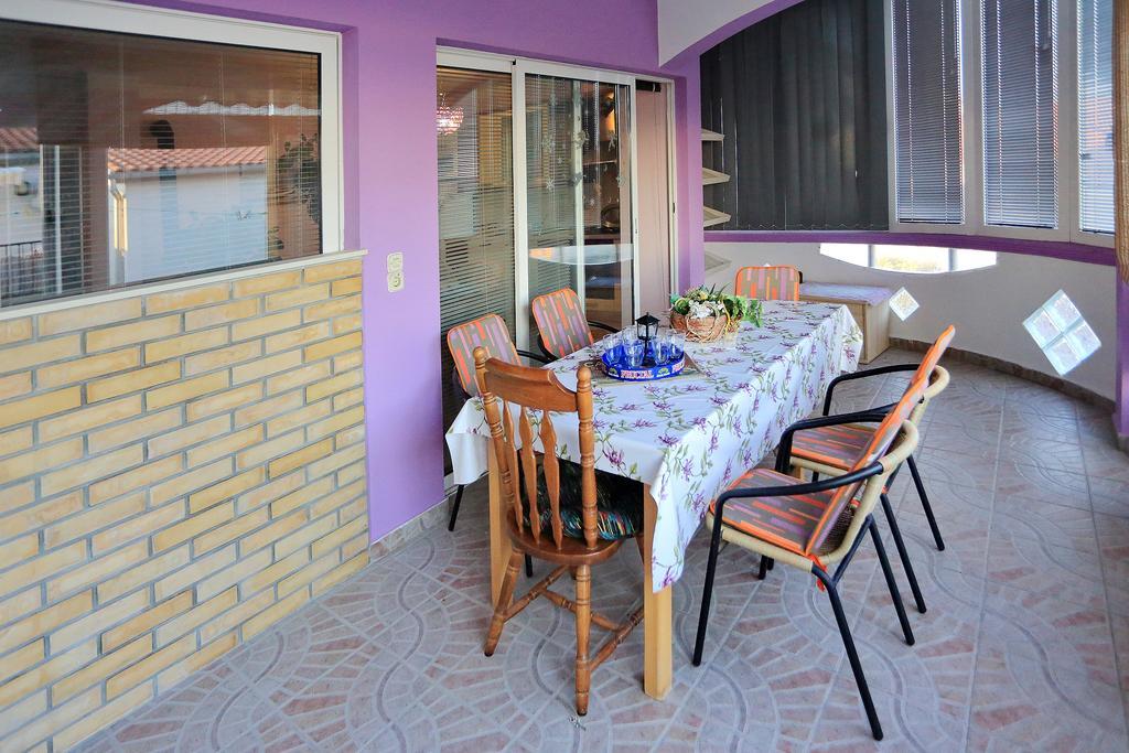 Apartman Mira *
