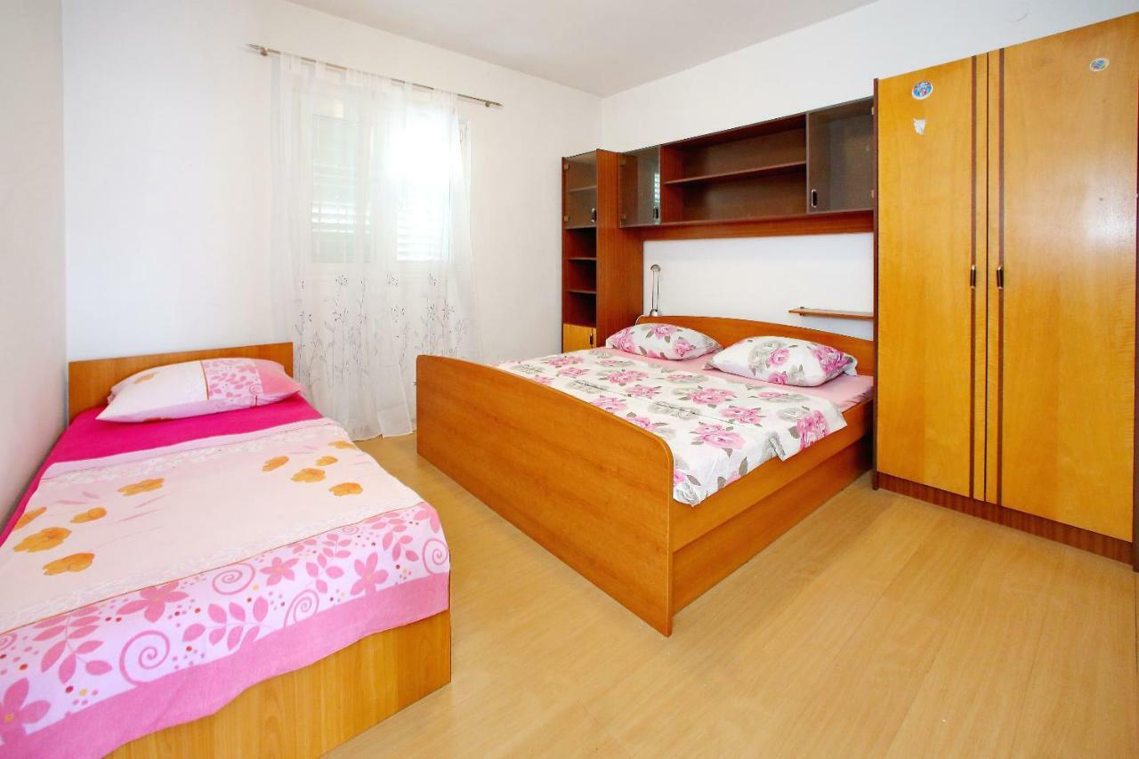Apartman Mira *