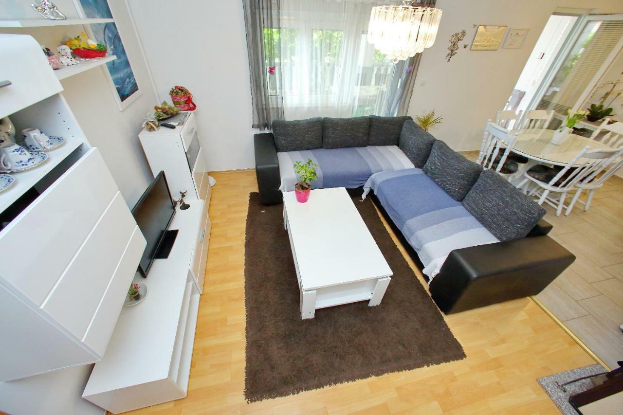 Mira Apartman *