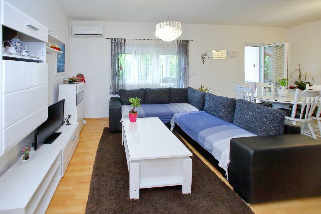 Apartman Mira